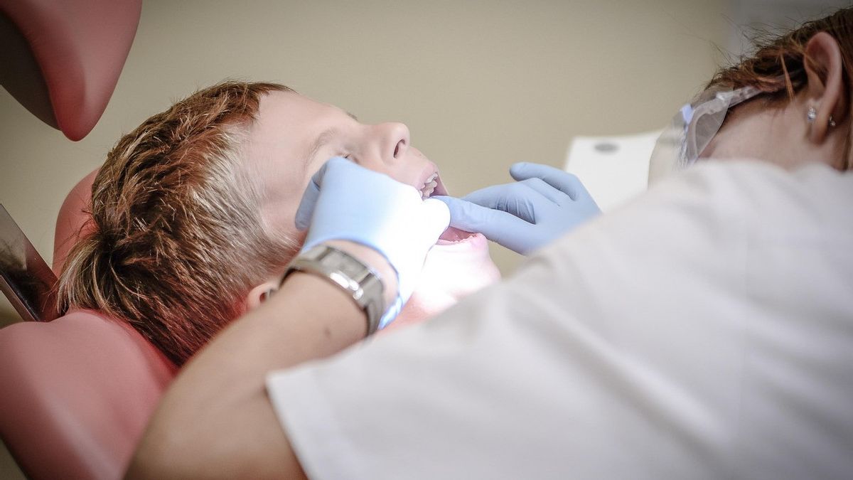 How Much Does It Cost To Fill Your Teeth? Check The Estimation Here!