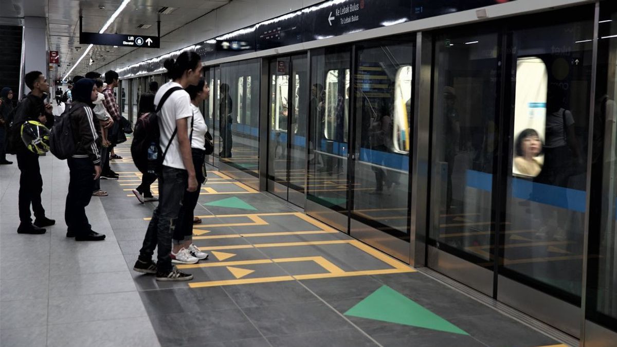 2,2 Juta Orang Gunakan MRT Jakarta pada Oktober, Meningkat 10 Persen dari September