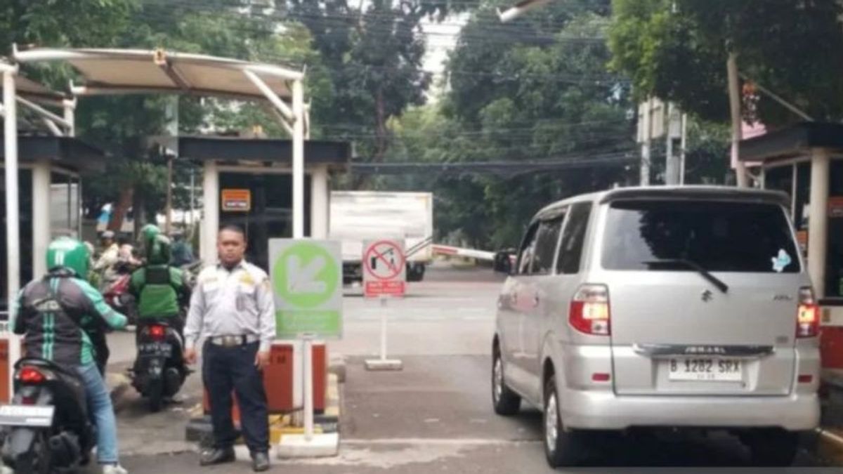 After Going Viral, The Parking Attendant Collects Tariffs Twice In Blok M Fired