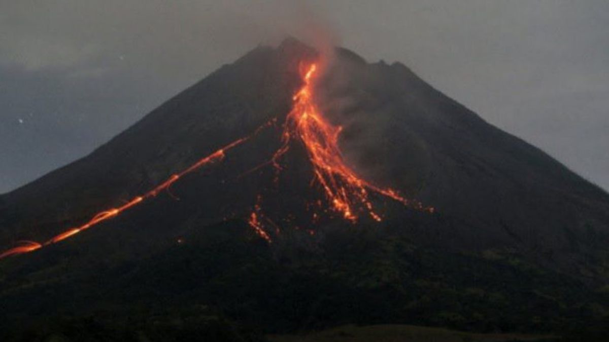 Le Mont Merapi Aujourd’hui : Lancement De Quatre Chutes De Lave Jusqu’à 2 000 Mètres