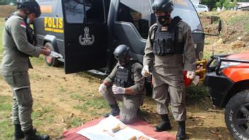 6 Bombes Lontong Appartenant Au Groupe Poso MIT à Haute Puissance Explosive, Détruites Au Quartier Général De La Brigade Mobile De La Police Centrale De Sulawesi