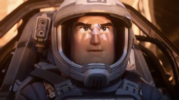 Not A Toy, Buzz Runs A Mission To Space In The 'Lightyear' Teaser