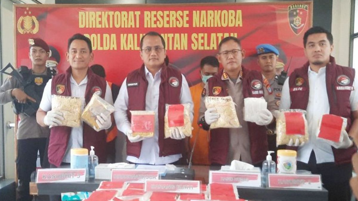 South Kalimantan Police Seize 44.5 Kg Of Crystal Methamphetamine-24,928 Ecstasy Pills From The Gembong Fredy Pratama Network