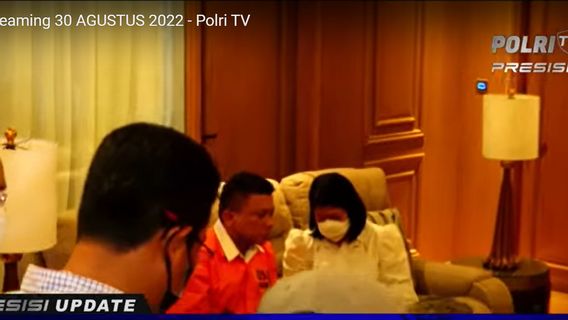 The Whispers Of Putri Candrawati And Inspector General Ferdy Sambo On The 3rd Floor Of The Saguling South Jakarta Private House, What Are You Talking About?