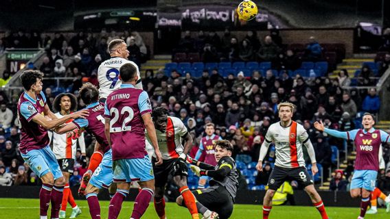 Duel d’équipe de dégradation, but polémique Laton manqué la victoire de Burnley