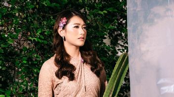 Pop Bossa Nova中的PDKT Manis，Amanda Caesa发布了单曲Sama Sama Tau