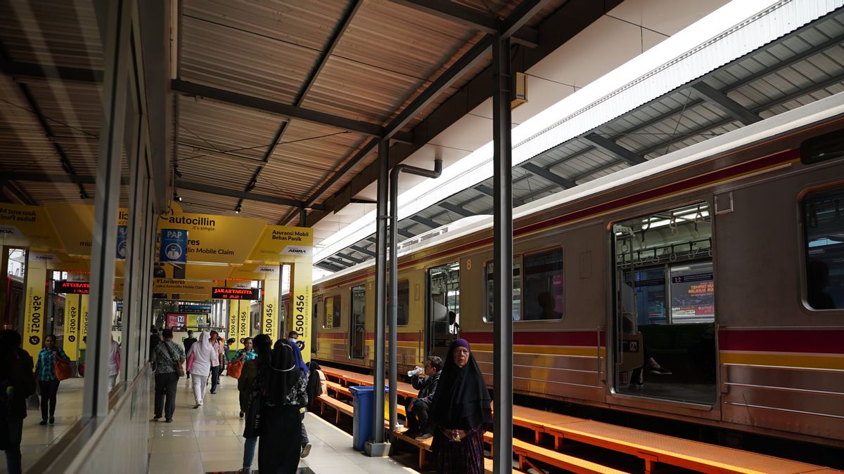 Mulai Besok, KRL Tujuan Jakarta Kota hanya Sampai Stasiun Manggarai