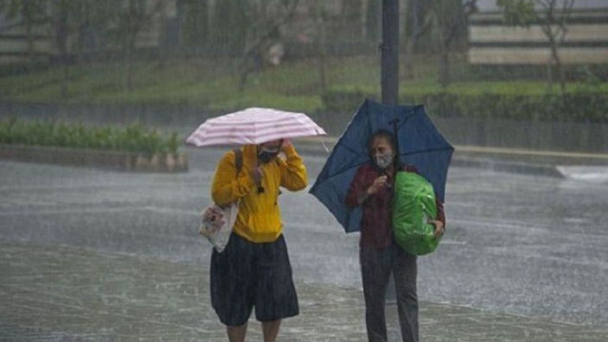 Cuaca Jumat, Hujan Lebat Landa Beberapa Wilayah Indonesia