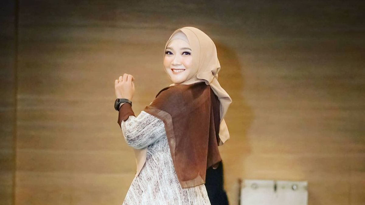 Sempat Diisukan Meninggal Dunia, Sulis Zehra Muncul Kembali Gantikan Nissa Sabyan di Ramadan 2021