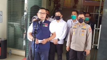 Ridwan Kamil Balas Cuitan Mahfud MD: Pusat-Daerah Harus Tanggung Jawab, Kenapa Kerumunan Bandara Tak Diperiksa?
