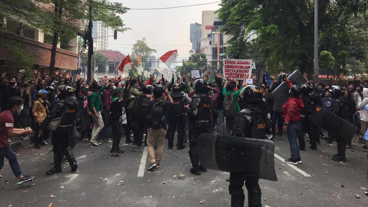 One Thousand Rioters In Jakarta Arrested