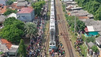 If You Want All Railway Crossings To Be Passed By Vehicles, You Need A Fund Of IDR 300 Trillion