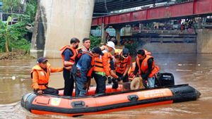 Sesuai Arahan Gubernur Jakarta, 640 Petugas Tangkap Ikan Sapu-Sapu Total Hampir 7 Ton