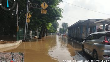 Simpang Hek Kerap Banjir, Tanggul di Kali Baru Bakal Dibuat Lebih Tinggi, Warga Siap-siap Direlokasi