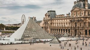 Prancis: Pencuri Rp1,7 Triliun Perhiasan Museum Louvre Kabur 30 Menit Sebelum Polisi Tiba