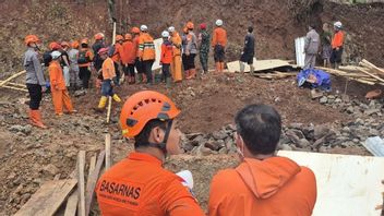 ジャティナゴルで土砂崩れを引き起こした労働怠慢が疑われる
