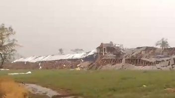 Babakancaringin Cianjur的数十所房屋被Puting Beliung损坏