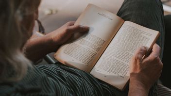 8 Tips Memilih Buku yang Berkualitas dan Bermanfaat