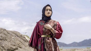 Puspa Indah发布了单曲Madah Dan Kerenah，由Suci Dalam Debu的作曲家创作