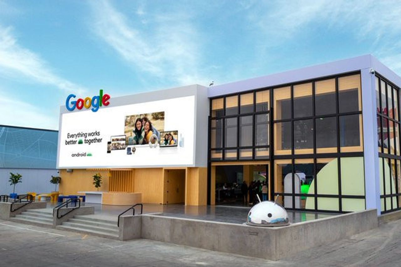 Google Calls In Larry Page and Sergey Brin to Tackle ChatGPT and