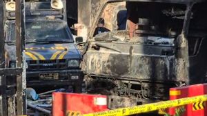 Polres dan Sejumlah Polsek di Jakarta Timur Dibakar Massa Buntut Demo Kematian Ojol, Belasan Mobil Dibakar