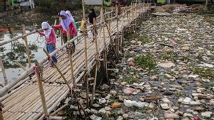 Tumpukan Sampah Kembali Terlihat di Kali Dadap Tangerang, Pemkab Bilang itu Pemandangan Rutin