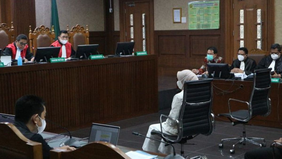Azis Syamsuddin dan Eks Penyidik KPK Robin Sambangi Lapas Tangerang saat Rita Widyasari Ulang Tahun