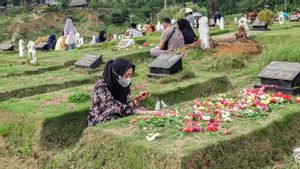 Tata Cara Ziarah Kubur Orang Tua Sesuai dengan Sunnah Rasulullah SAW