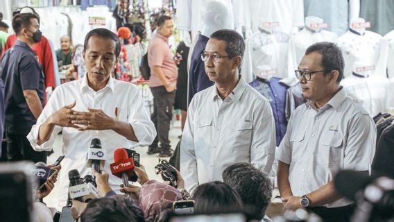 Dampingi Jokowi Tinjau Tanah Abang, Heru Budi Minta Pedagang Manfaatkan Teknologi