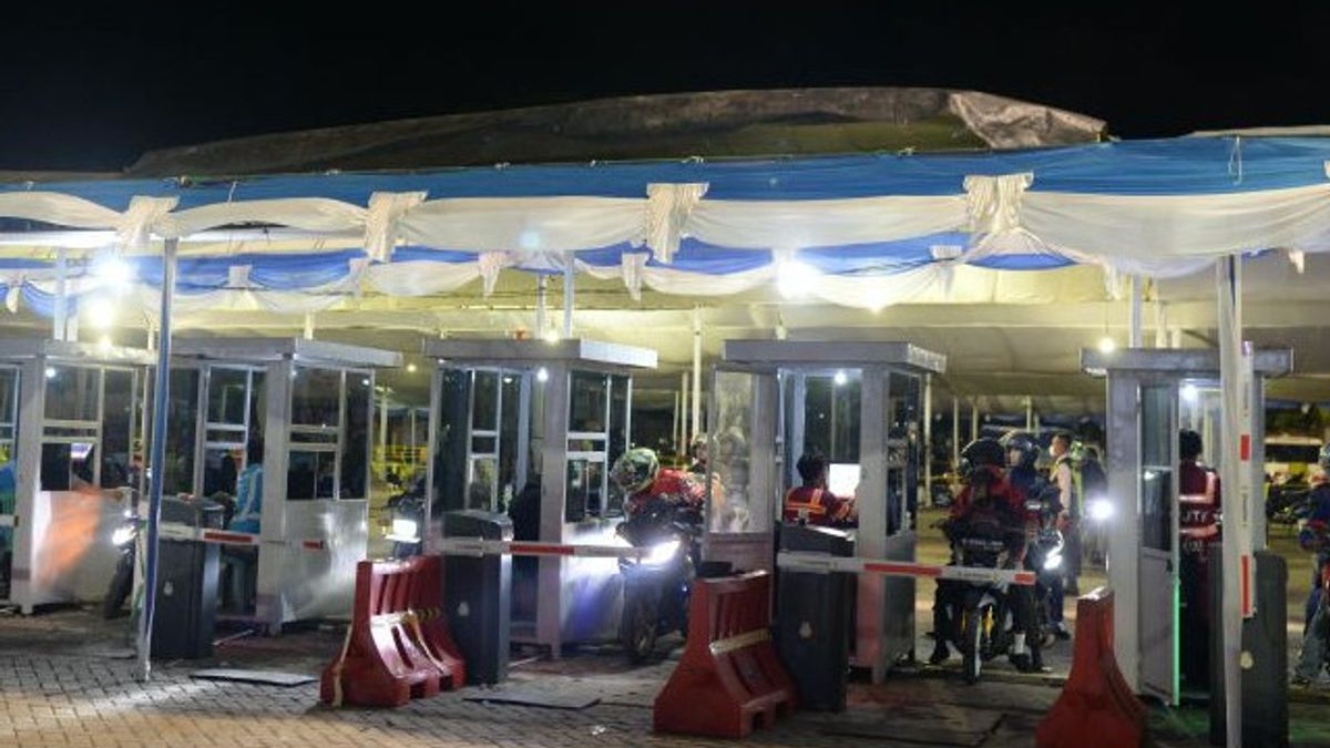 Pemudik Motor Tujuan Lampung Mulai Padati Pelabuhan Ciwandan