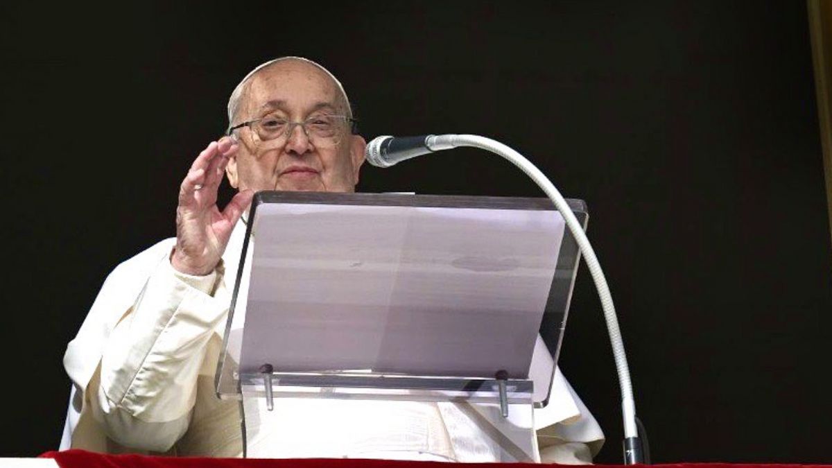 Pope Francis Dies, This Is A Process Of Election Of A New Whale