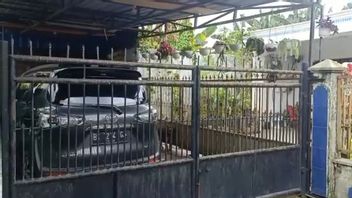 棉兰Perjuangan的居民抱怨有一个私人车库，使他家的大门甚至关闭