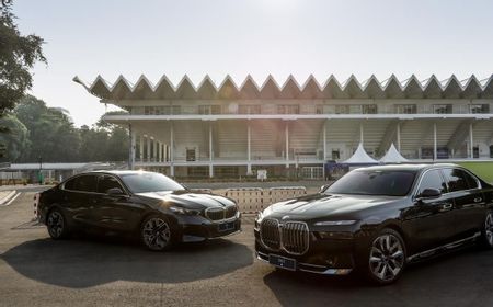 BMW Indonesia Serahkan 45 Unit Kendaraan Listrik untuk Acara Pelantikan Presiden dan Wakil Presiden RI