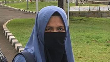 Wanita Bercadar Bawa Senpi di Depan Istana Negara Juga Bawa Lotion dan Tisu di Dalam Tas 