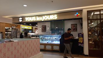 During The MUI Certification Process, The TOUS Les JOURS Shop Prohibits Making Sayings On Cakes