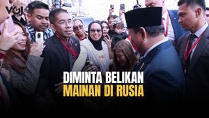 プラボウォ・スビアント大統領がロシアのディアスポラに歓迎された瞬間、おもちゃの購入を頼む人もいました