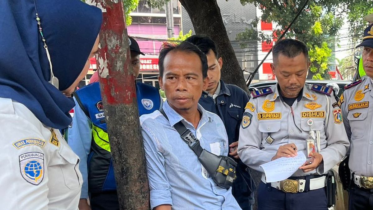 Illegal Parking Officers In Tebet And Setiabudi, South Jakarta, Were Raided By Joint Officers
