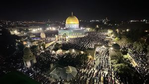50 Ribu Jemaah Padati Masjid Al Aqsa untuk Menunaikan Salat Tarawih Meski Ada Pembatasan Israel