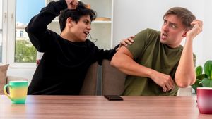 5 Cara Mengenali Sahabat yang Minder dengan Keberhasilanmu