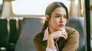 Raisa Collaborates With Lafa Pratomo To Release Single <i>Si Paling Mahir</i>