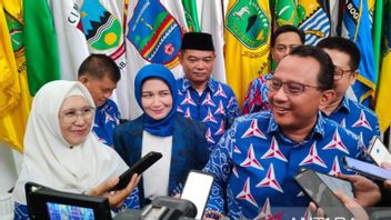 贝伊·马赫穆丁(Bey Machmudin)拒绝了2024年西爪哇省高级民主党人选举的提议