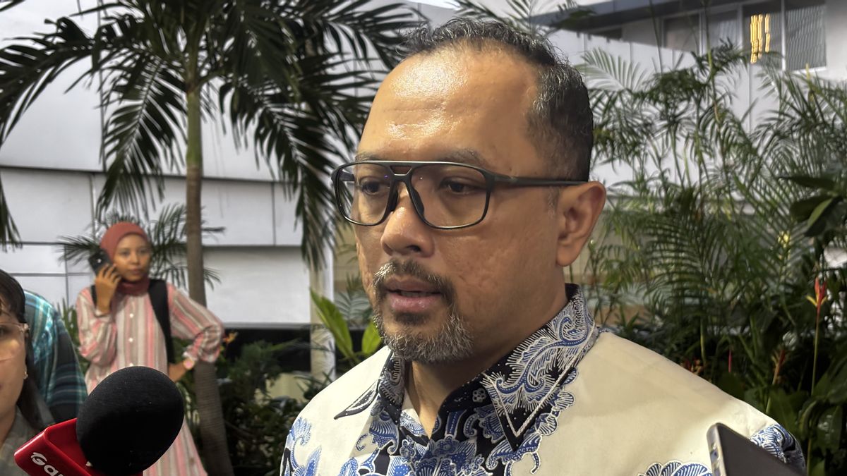 Deputi OJK Dicecar KPK Soal Pekerjaannya Terkait Dugaan Korupsi Dana CSR BI