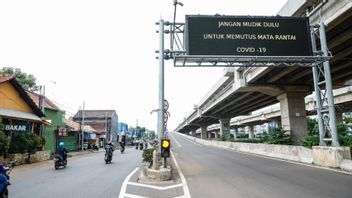 Not Only Police, But The DKI Provincial Government Also Installed Check Points At 12 Points To Monitor For Homecoming Residents