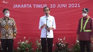 Tinjau Vaksinasi COVID-19 di Terminal Kampung Rambutan: Jokowi: Yang Divaksin Supir, Kernet dan UMKM di Terminal