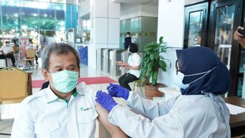 Sasar 3.000 Orang, Kawasan Pelabuhan Makassar Jadi Area Wajib Vaksin COVID-19