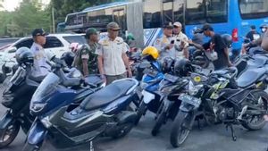 Setelah Viral, Petugas Gabungan Tindak Parkir Liar dan PKL di Jalan Mayjen Sutoyo Cawang