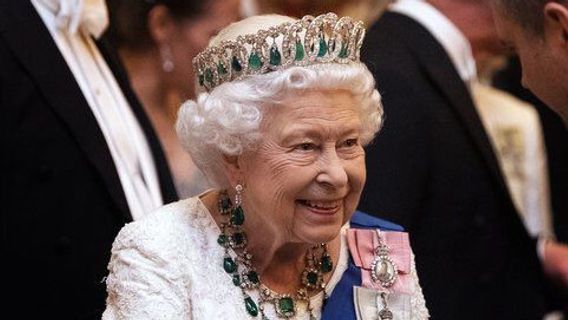 قصر باكنغهام في المملكة المتحدة يفتح الملكة اليزابيث Medsos المشرف الشاغر