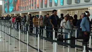 Otoritas New York Larang Petugas Bea Cukai Gunakan Masker