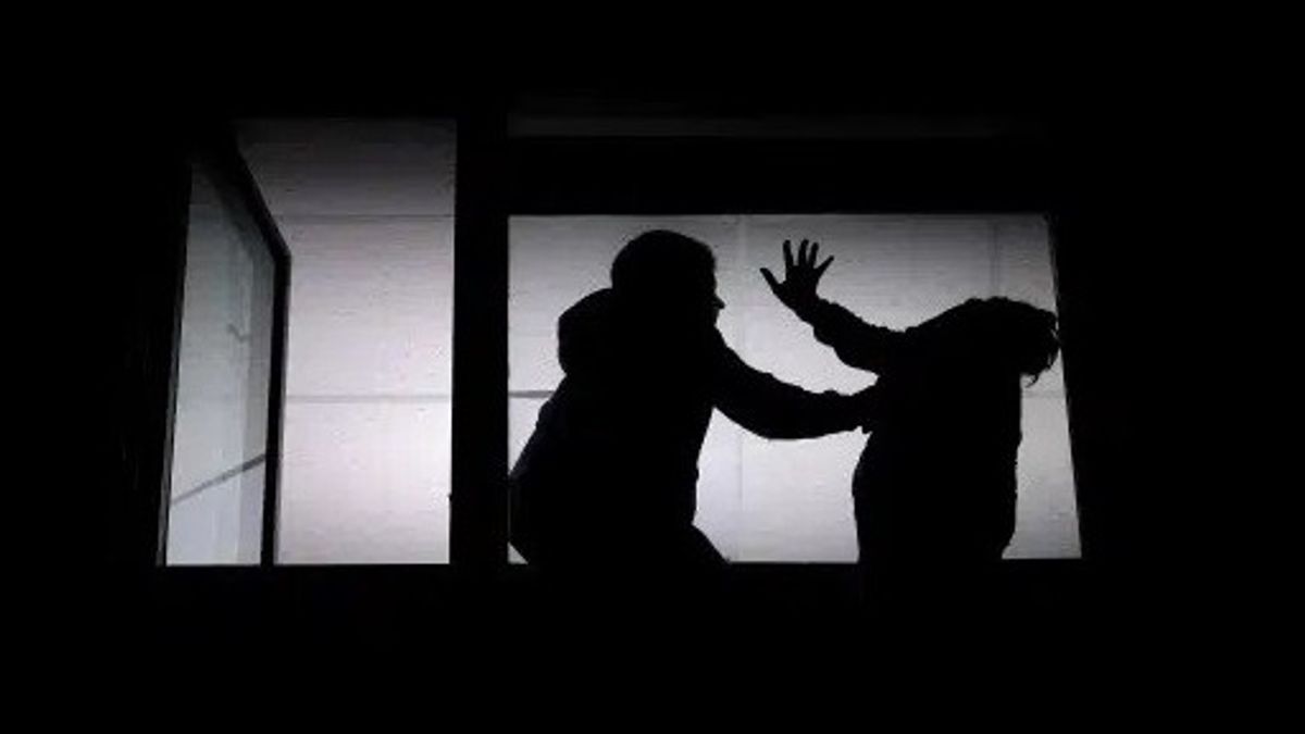 Tuding Selingkuh, Majikan Perempuan Paksa Karyawati Berhubungan Badan dengan Suaminya Sambil Direkam