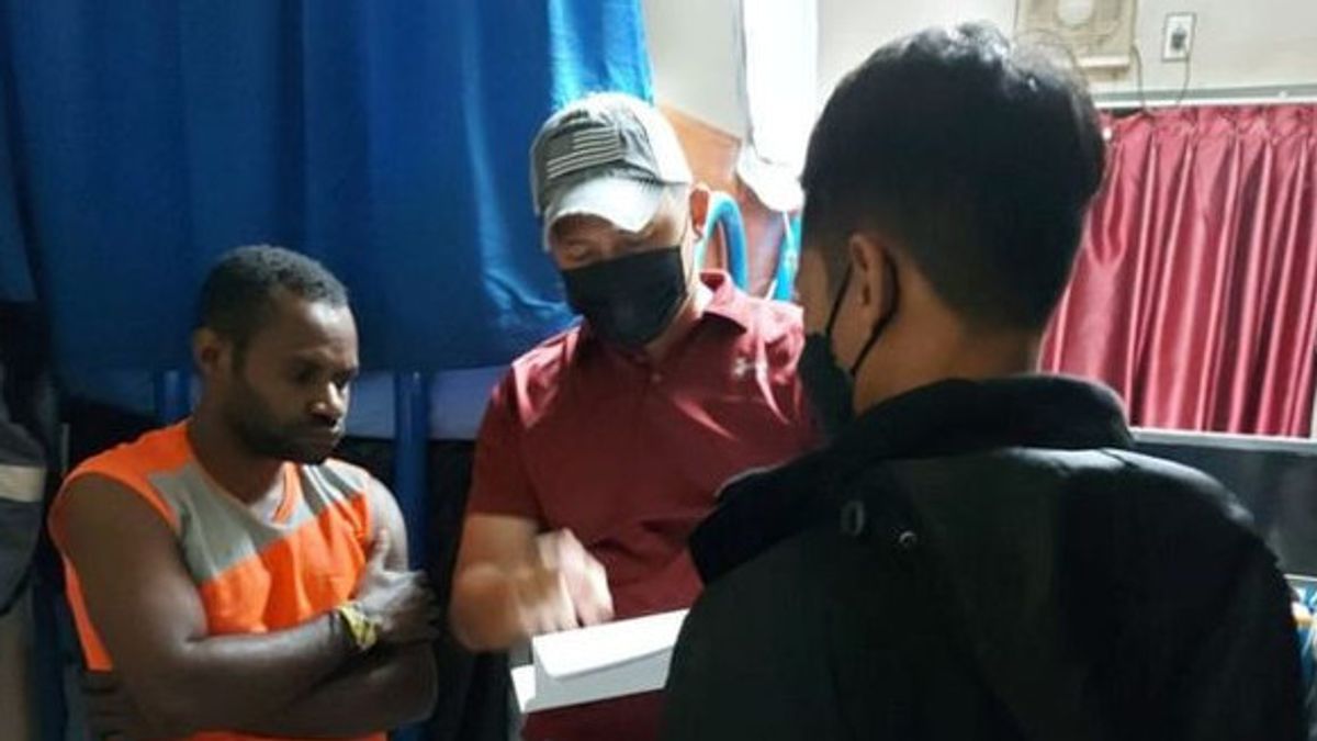 Harun Gobai Arrêté Au Camp De Casernes De PT Freeport En Raison De La Disparition De Papous